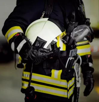 Trajes de bomberos y brigadistas