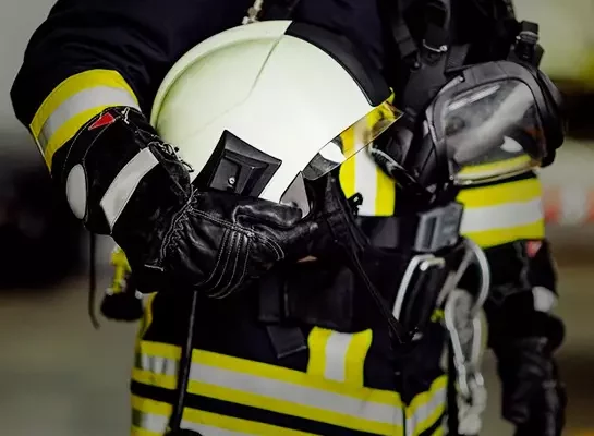 Trajes de bomberos y brigadistas